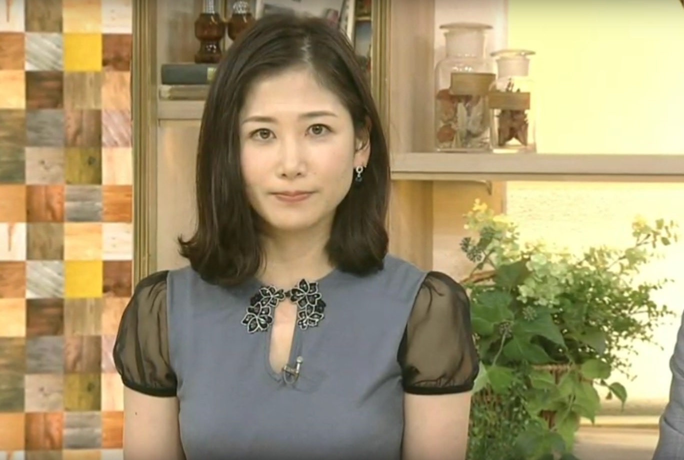 桑子アナの衣装のブランド値段に画像は 灰色肩シースルーのツーピース 6月17日ニュースウォッチ9 ちゃんバズ
